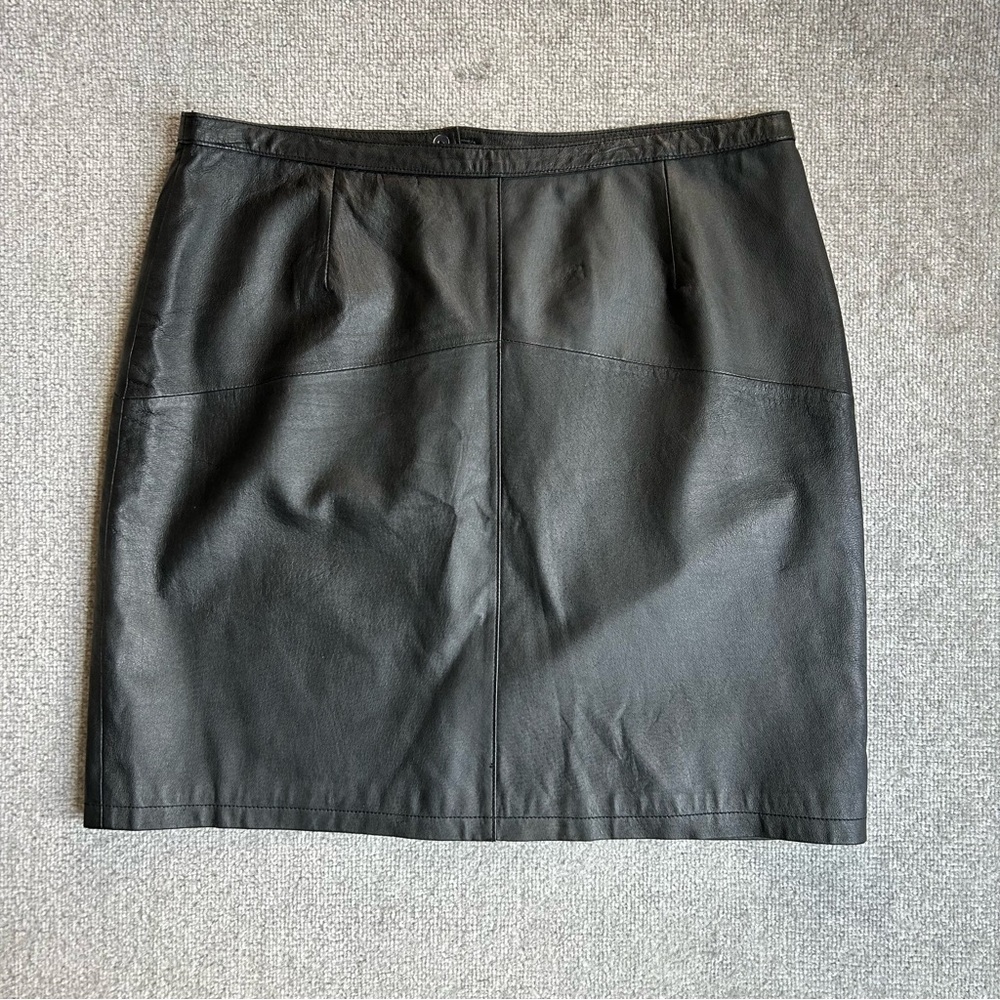 Newport News Easy Style Women’s Size 18W Black 100% Leather Pencil Skirt